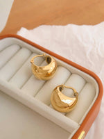 Amélie 18K Gold Non-Tarnish Classic Round Huggie Earring - Savedra James